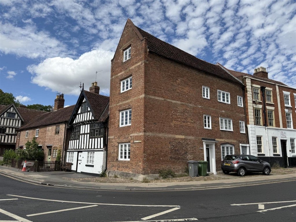 House Kidderminster Road in Wyre Forest