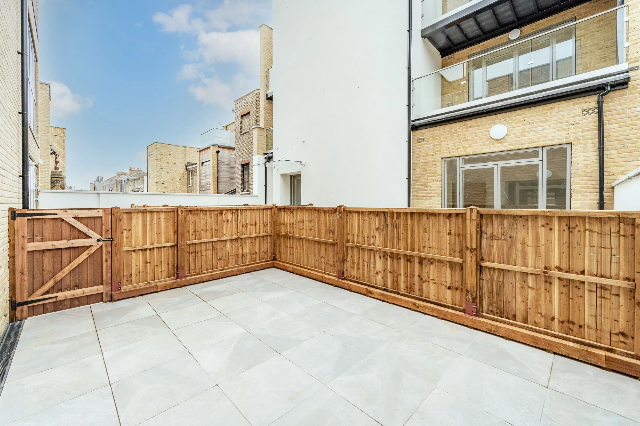 Flat Walworth Road in Greater London