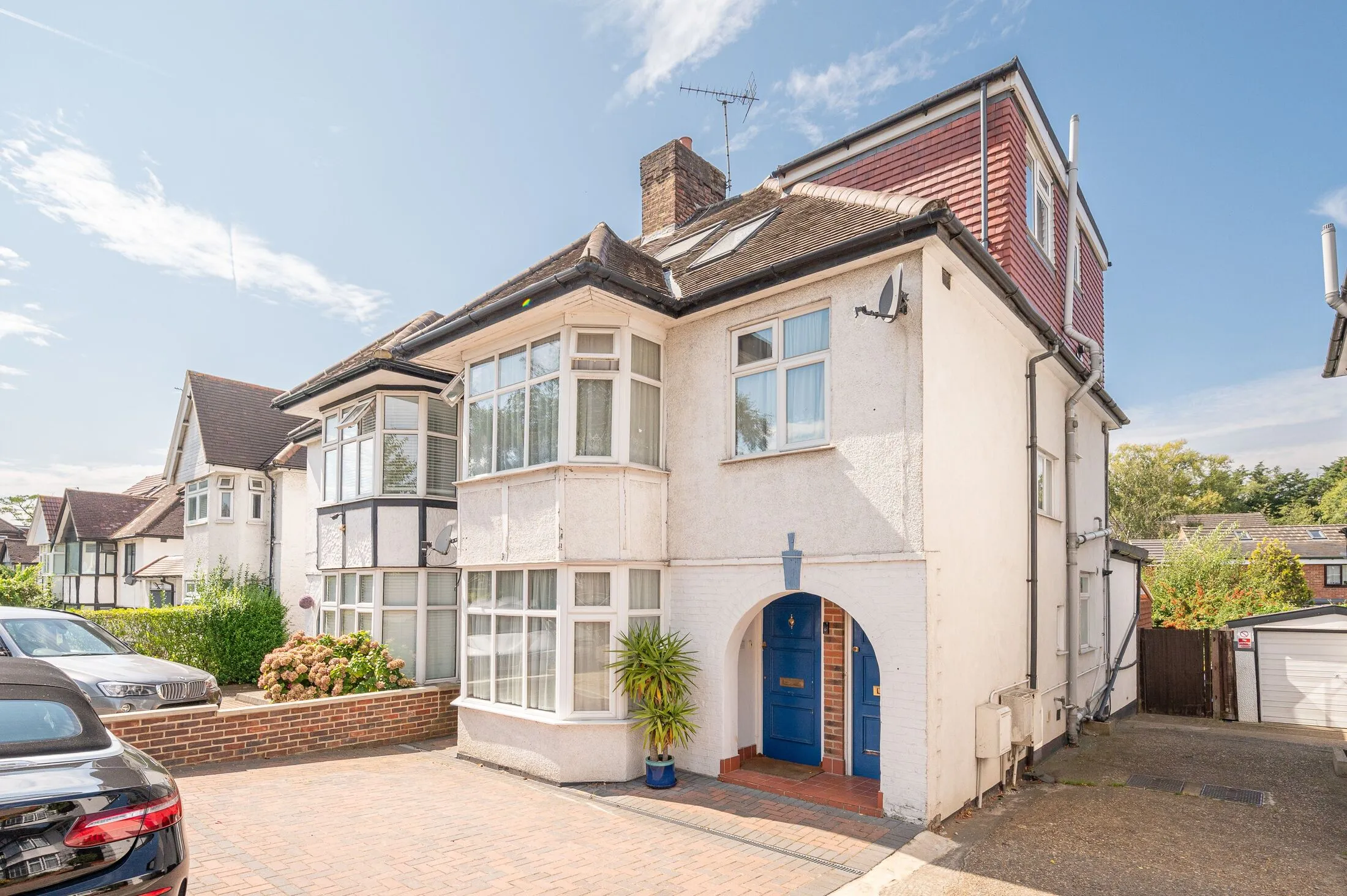 Flat Watford Way in Greater London