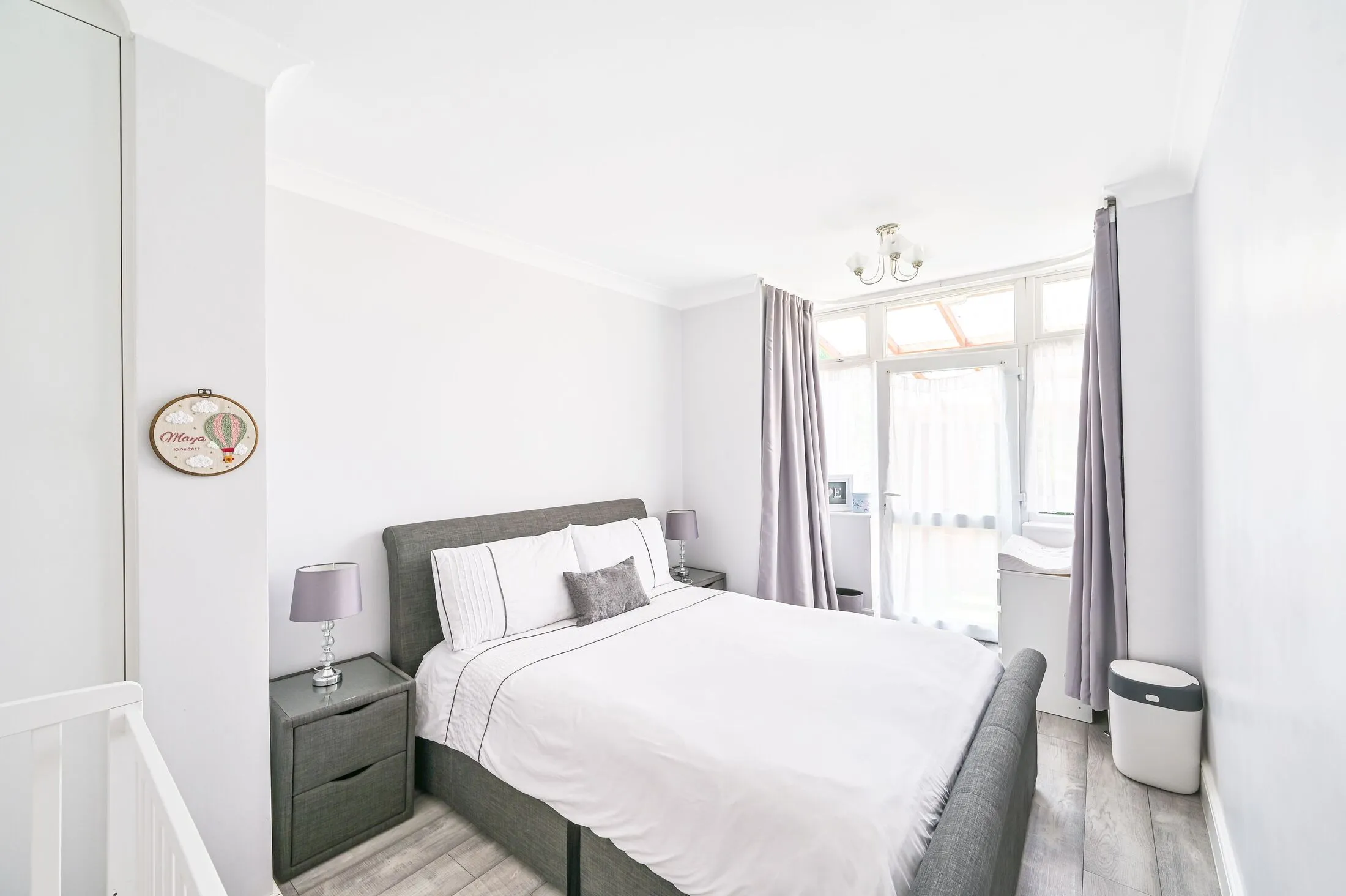 Flat Watford Way in Greater London