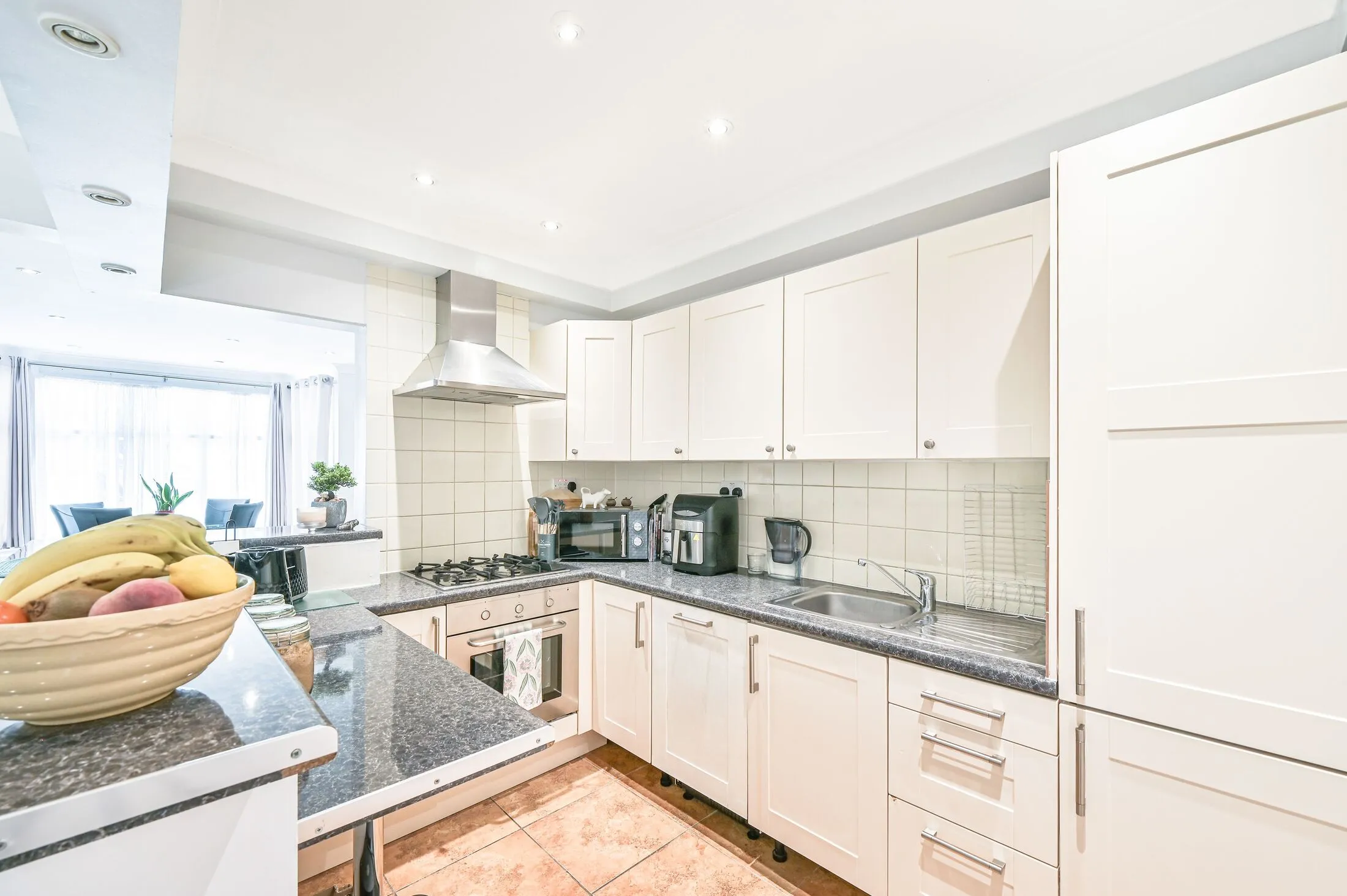 Flat Watford Way in Greater London