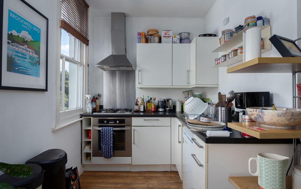 Flat St John's Crescent in Greater London
