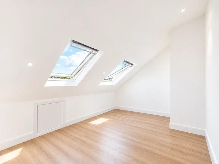 Flat Bushey Grove Road in Hertsmere