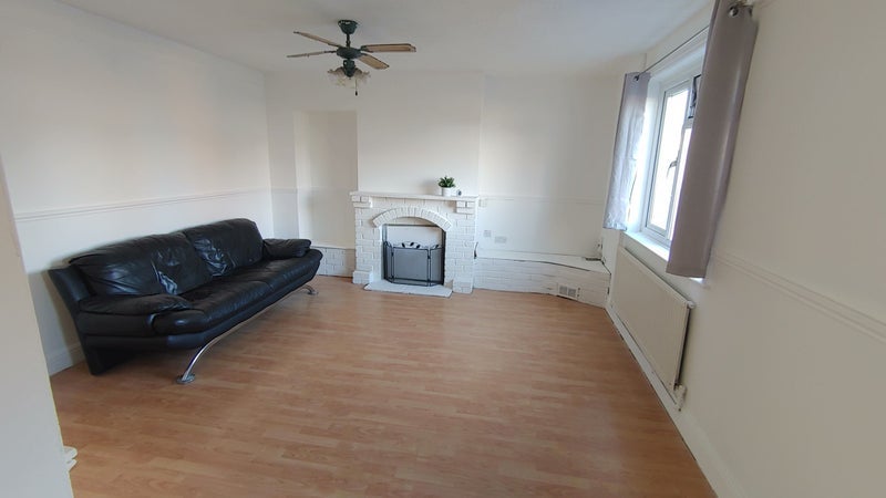 Room Cossington Road in Bristol