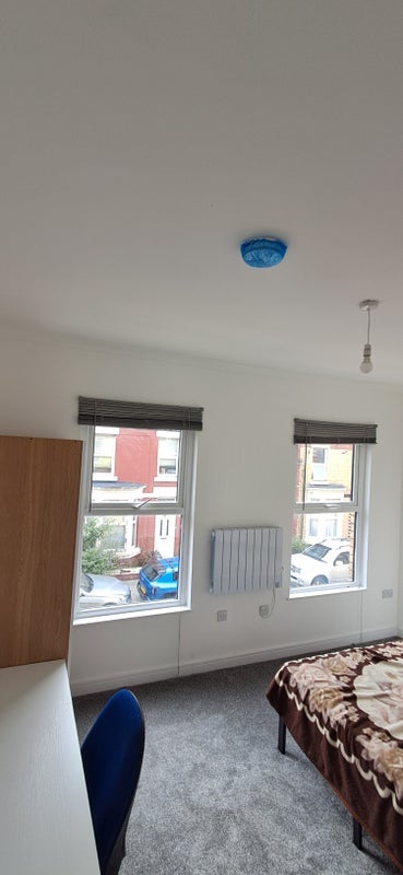Room Gilroy Road in Liverpool