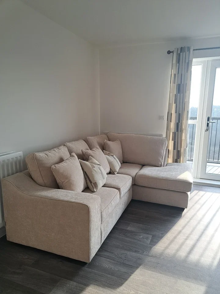 Room Stone Lodge Road in Dartford