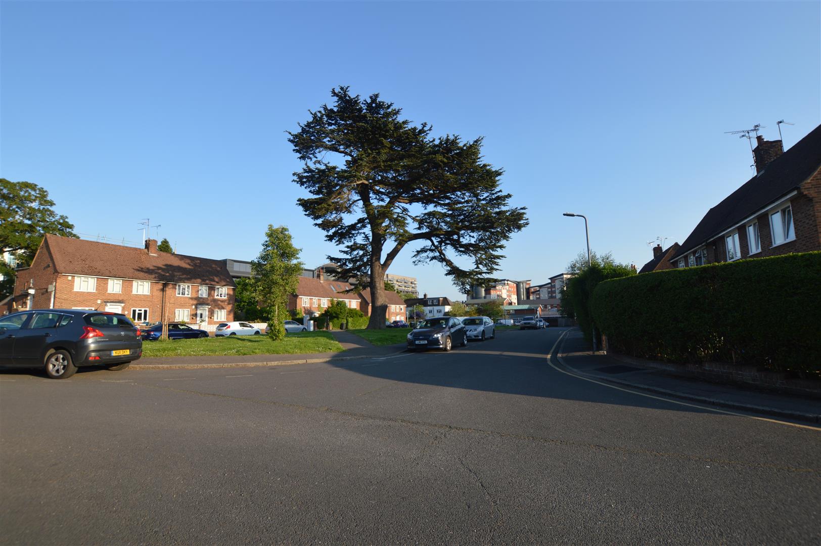 Flat Beechwood Gardens in Slough