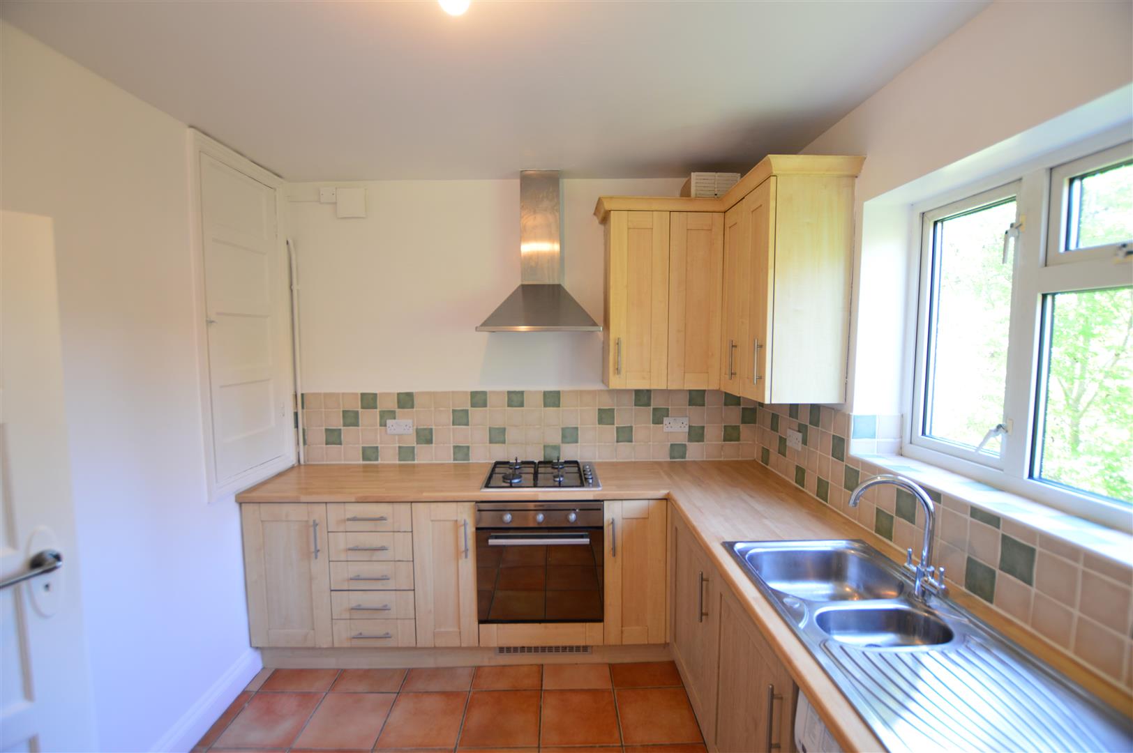 Flat Beechwood Gardens in Slough
