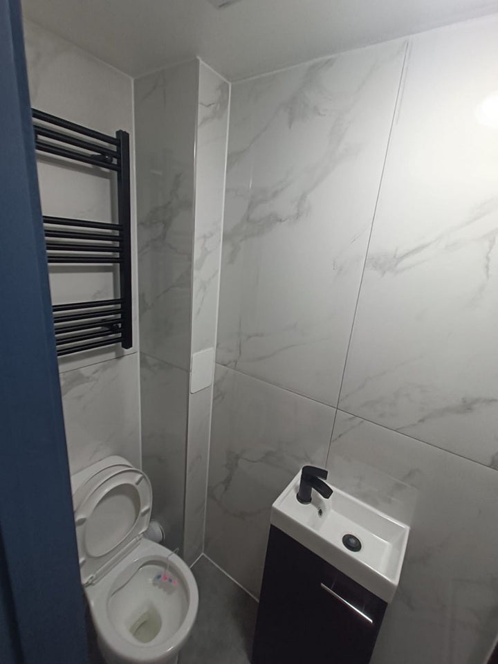 Room Winnock Road in Greater London