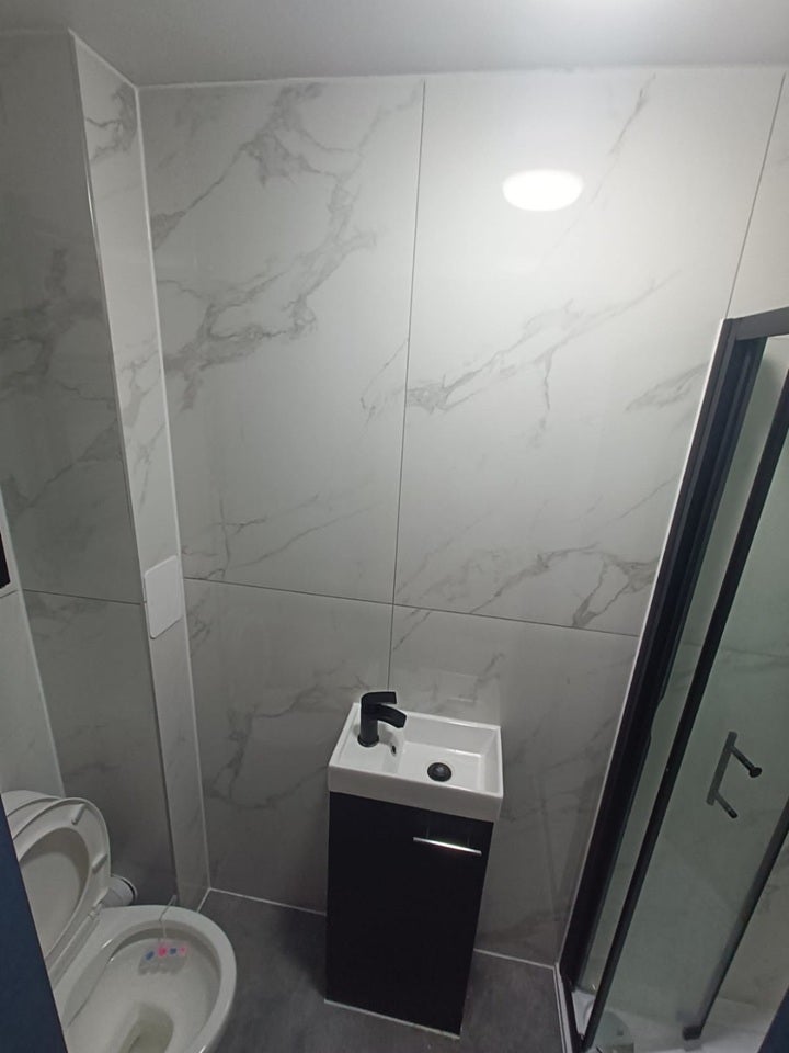 Room Winnock Road in Greater London