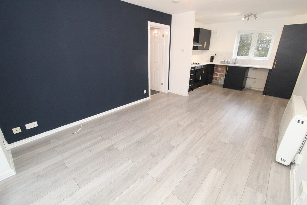 Flat Emblett Drive in Teignbridge