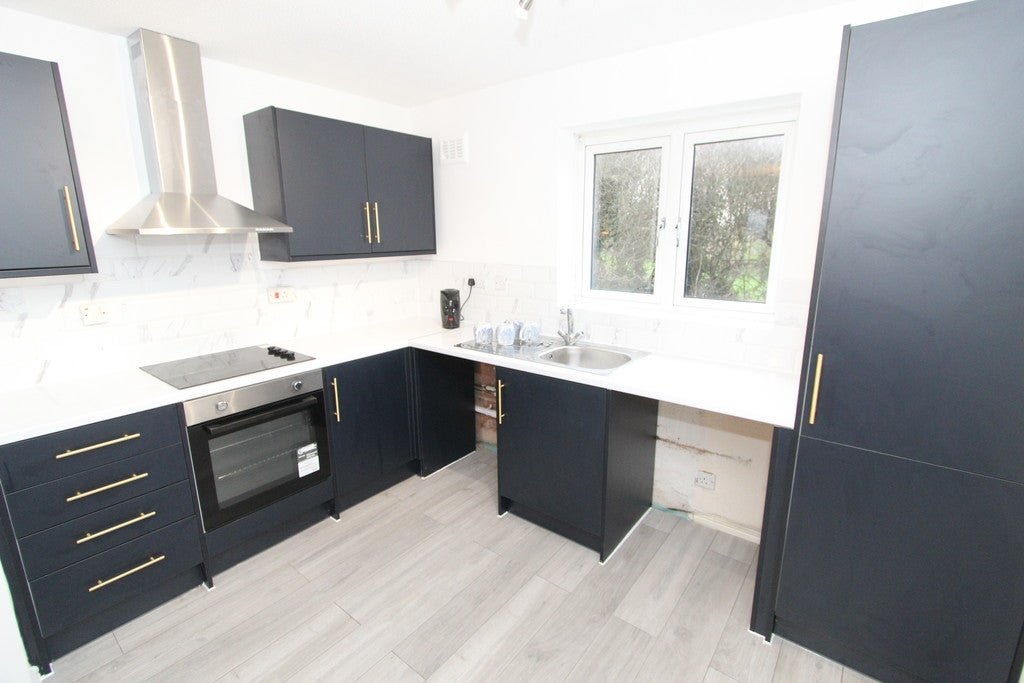 Flat Emblett Drive in Teignbridge