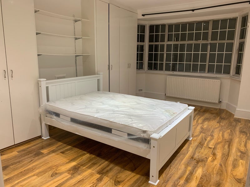 Room Claverdale Road in Greater London