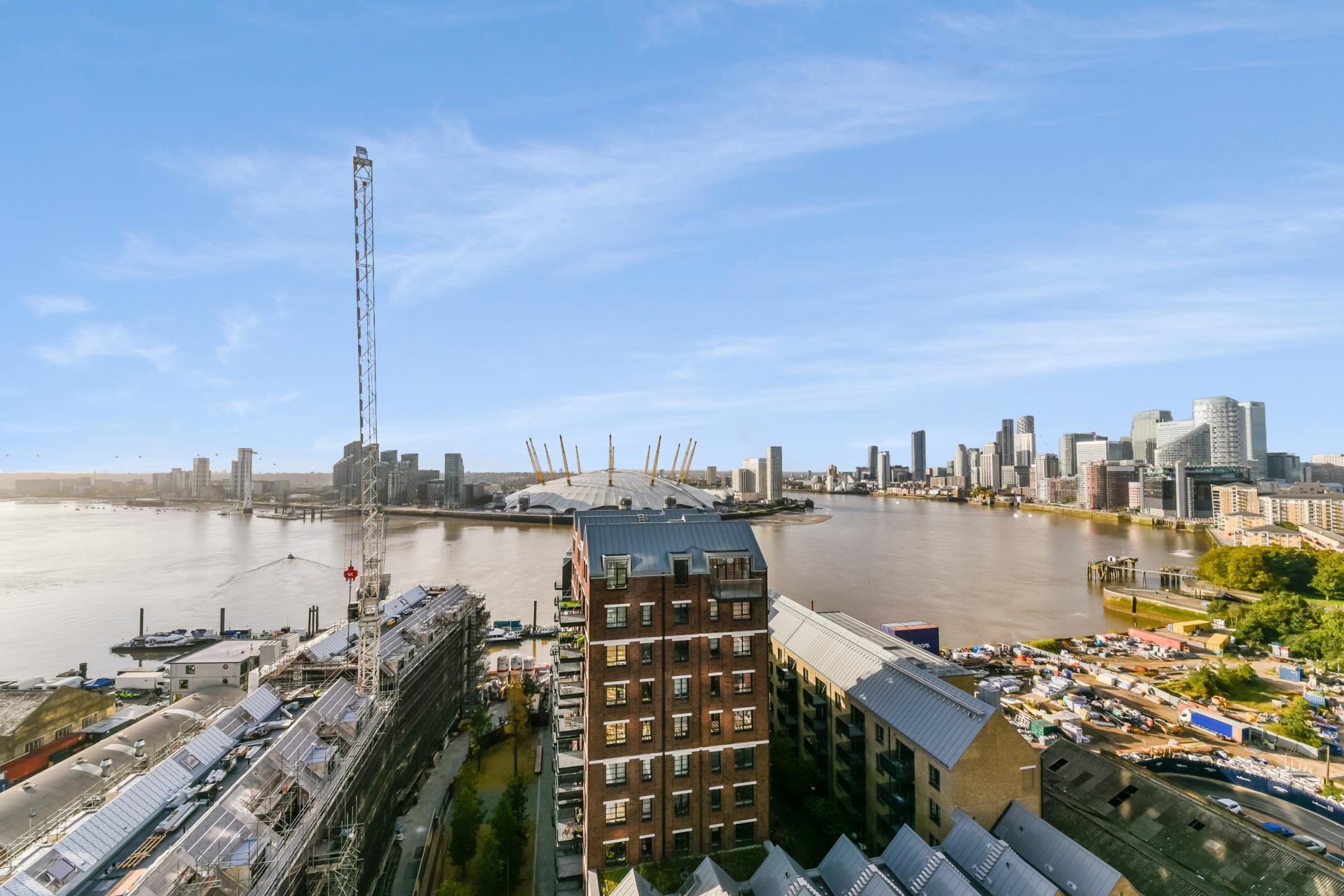 Flat Union Slip in Greater London