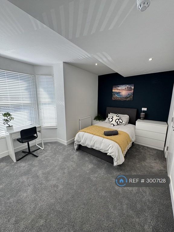 Room Oriel Road in Portsmouth