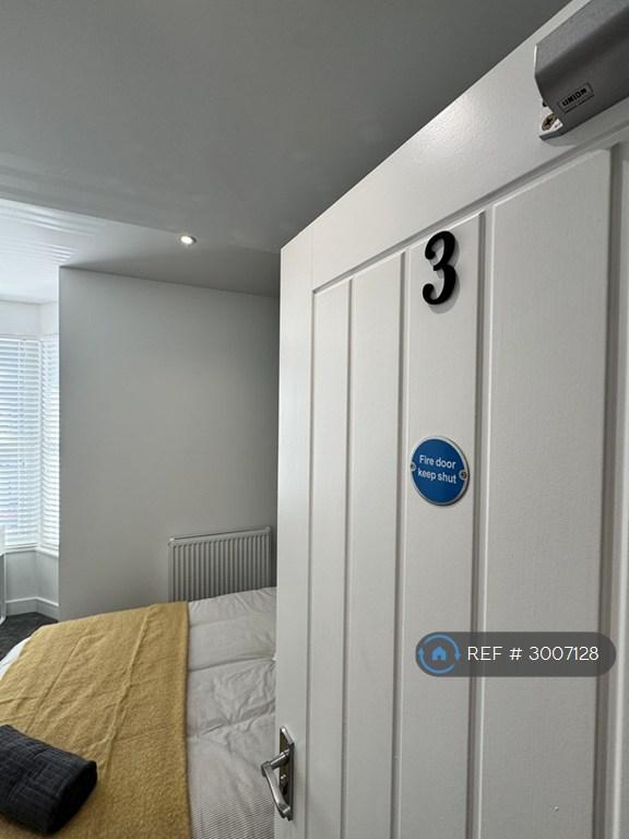 Room Oriel Road in Portsmouth