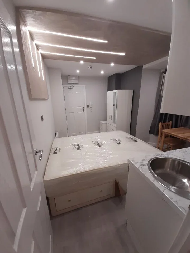 Flat Gloucester Terrace in City of Westminster