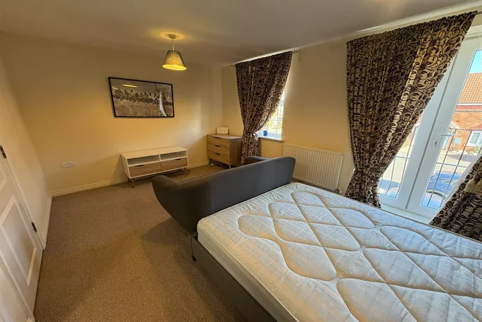 Room Cartwright Way in Nottingham