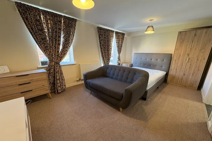 Room Cartwright Way in Nottingham
