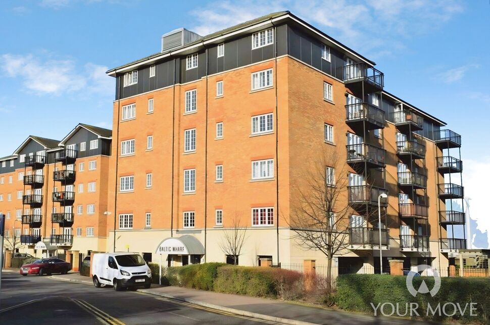 Flat Clifton Marine Parade in Gravesham