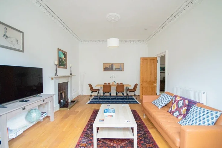 Flat Cecil Street in Glasgow