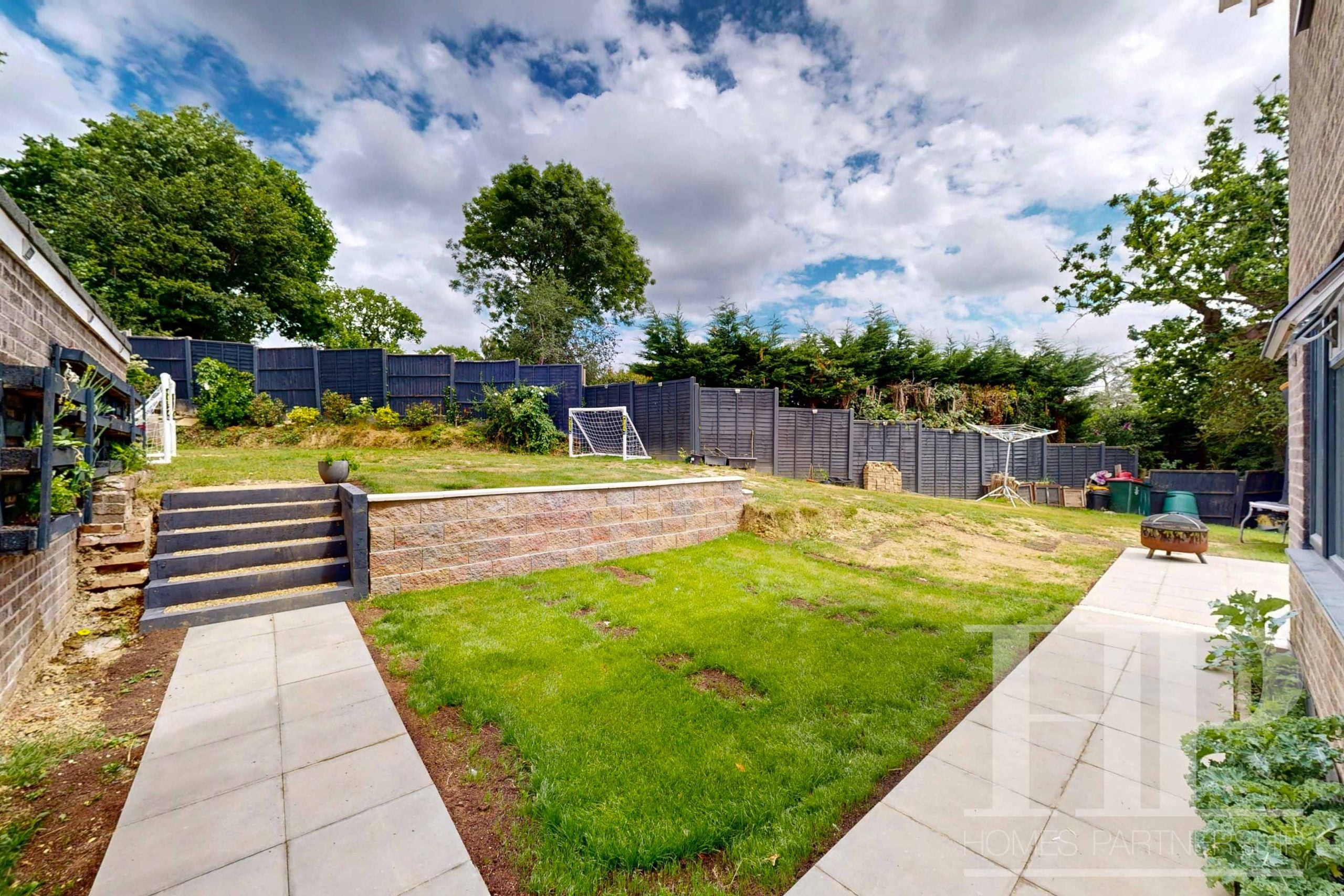 House Rosedale Close in Crawley