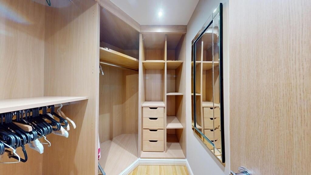 Flat Boydell Court in Greater London