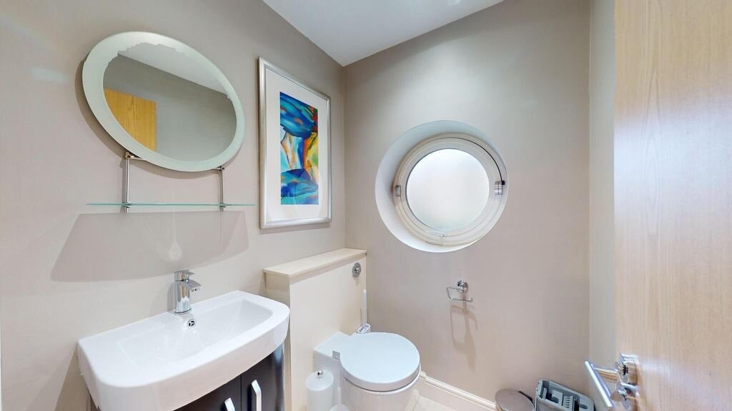 Flat Boydell Court in Greater London