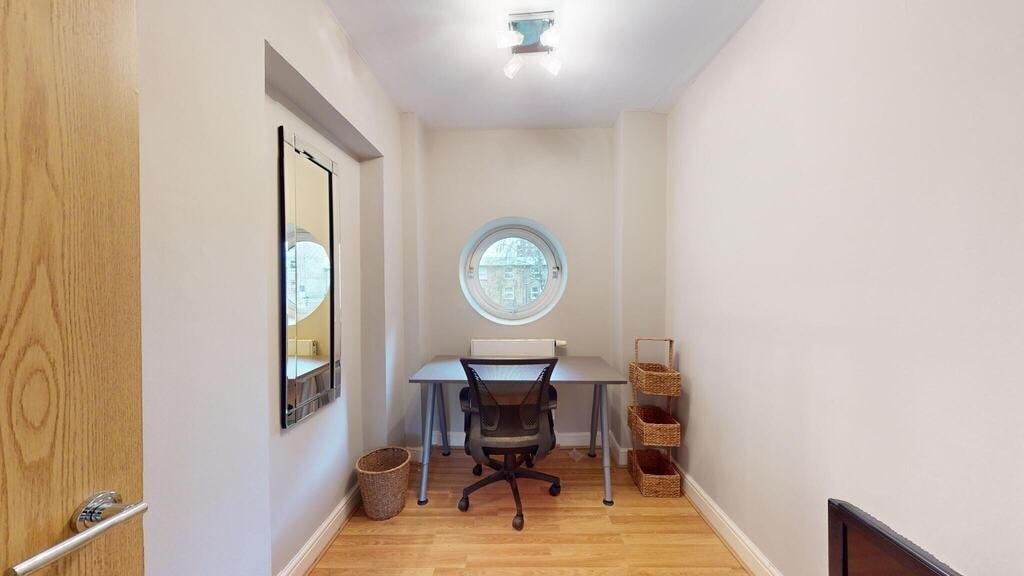 Flat Boydell Court in Greater London