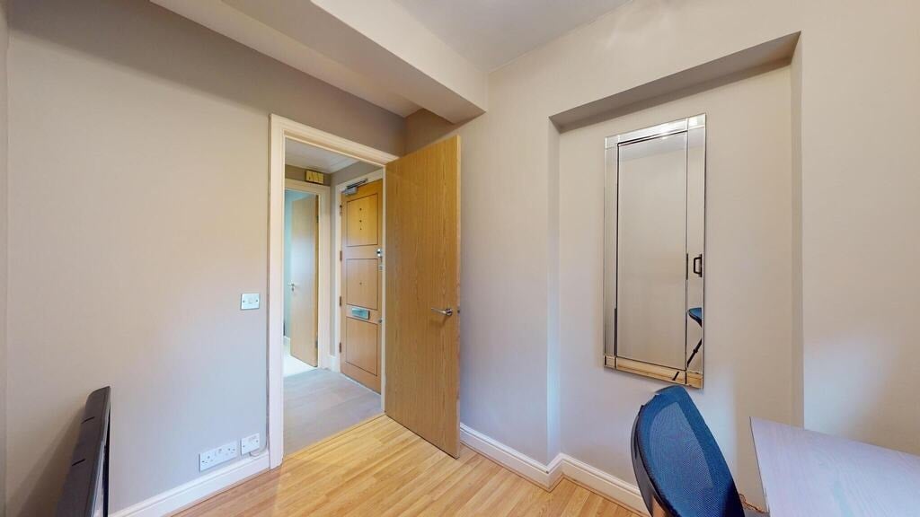 Flat Boydell Court in Greater London