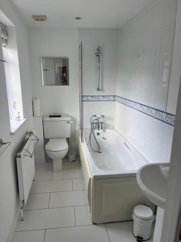 Room Manor Lane in Maidenhead