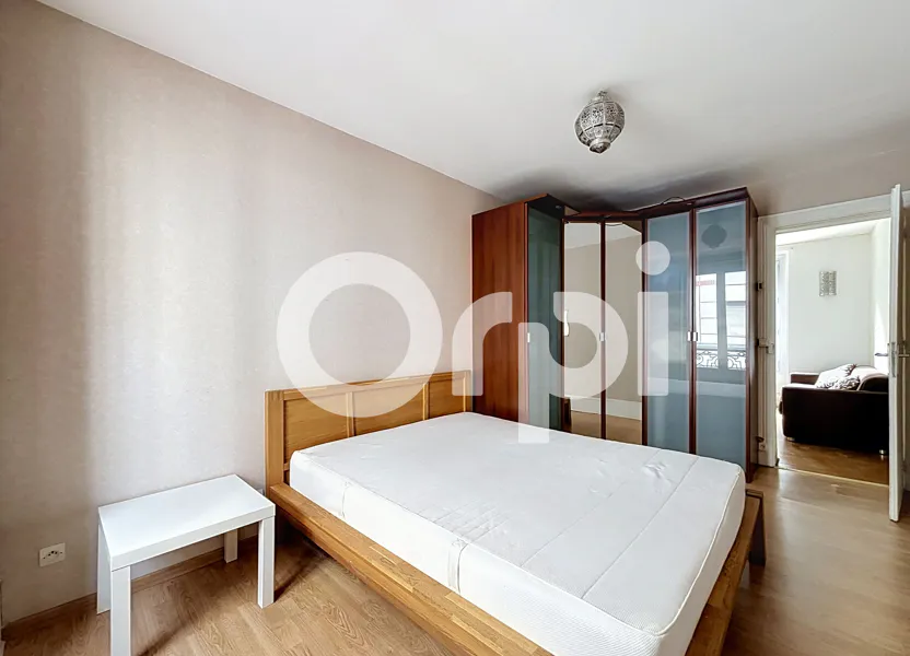 Flat Rue Georges Bouzerait in Montrouge