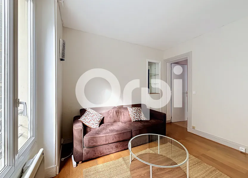 Flat Rue Georges Bouzerait in Montrouge
