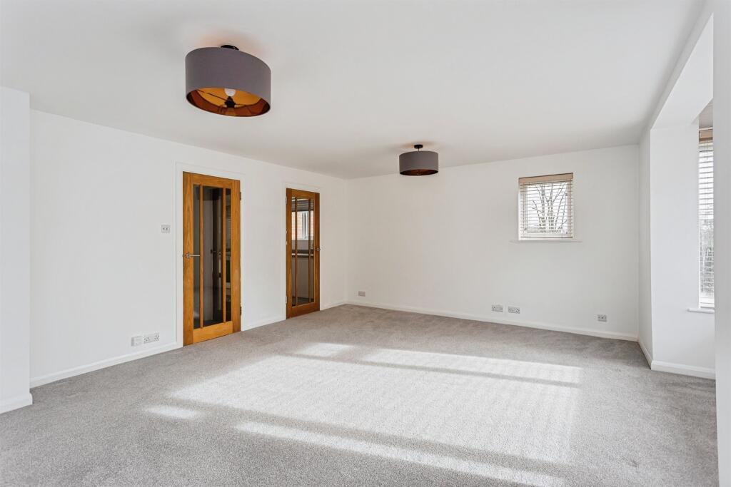 Flat Heath Road in Mid Sussex