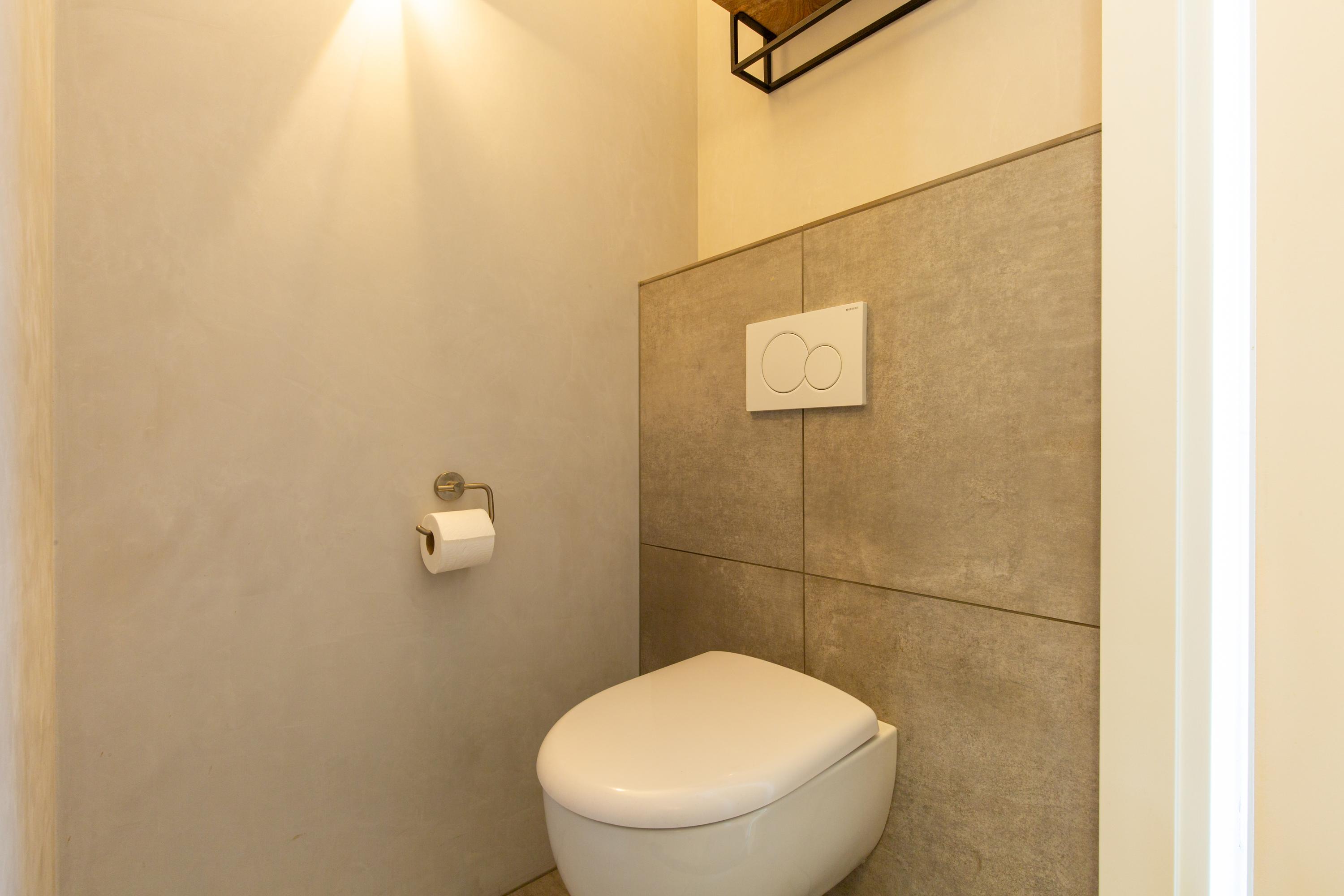 Tussenwoning te koop: De Velden 73, Schiedam