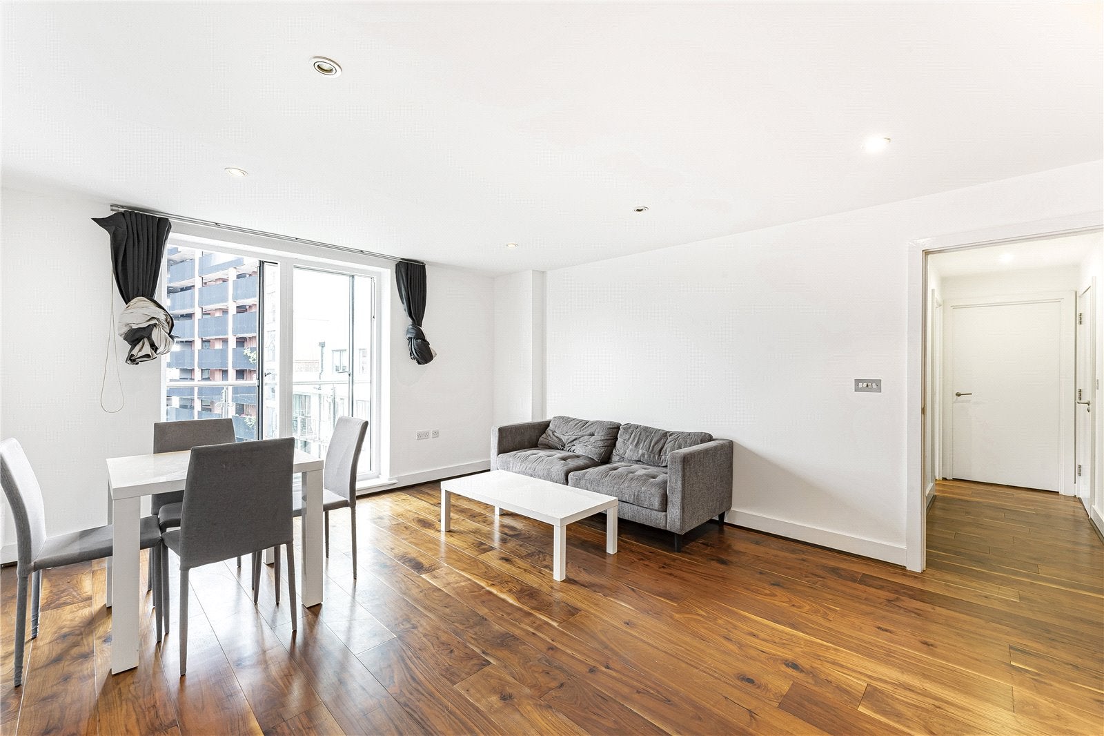 Flat Yeo Street in Greater London