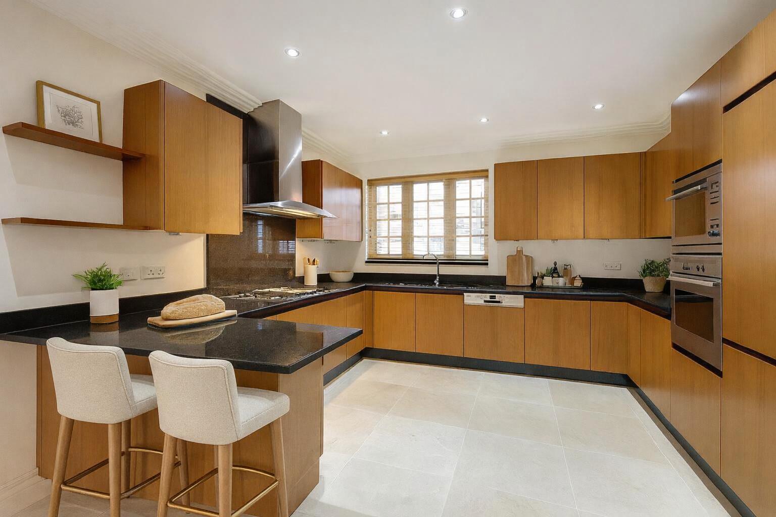 House Winnington Close in Greater London