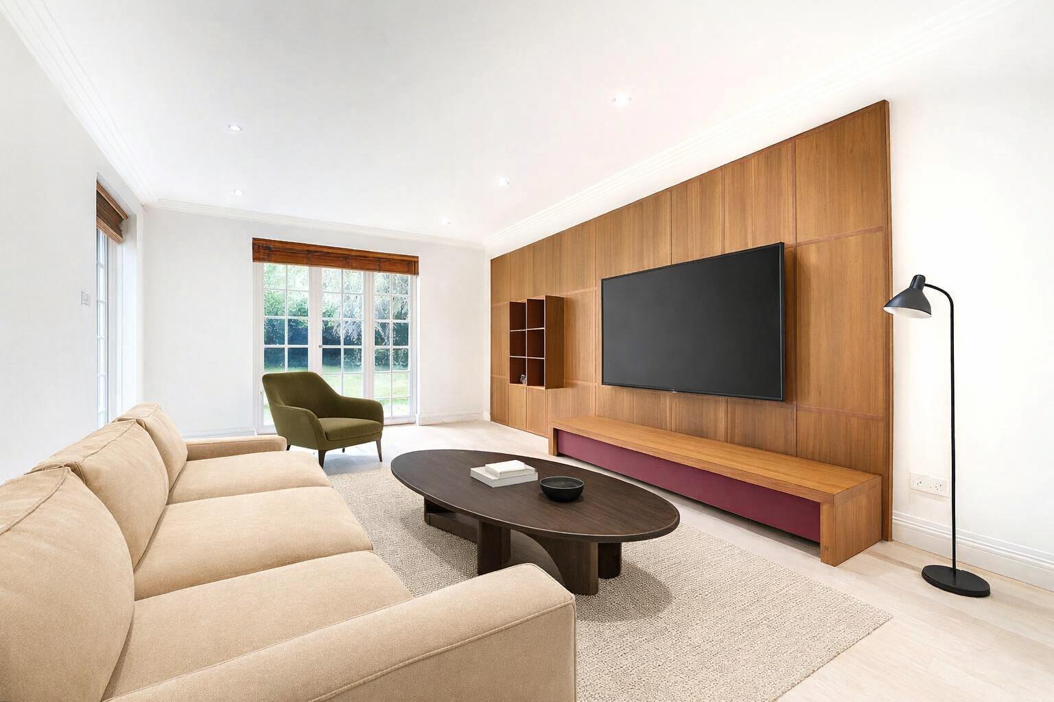 House Winnington Close in Greater London