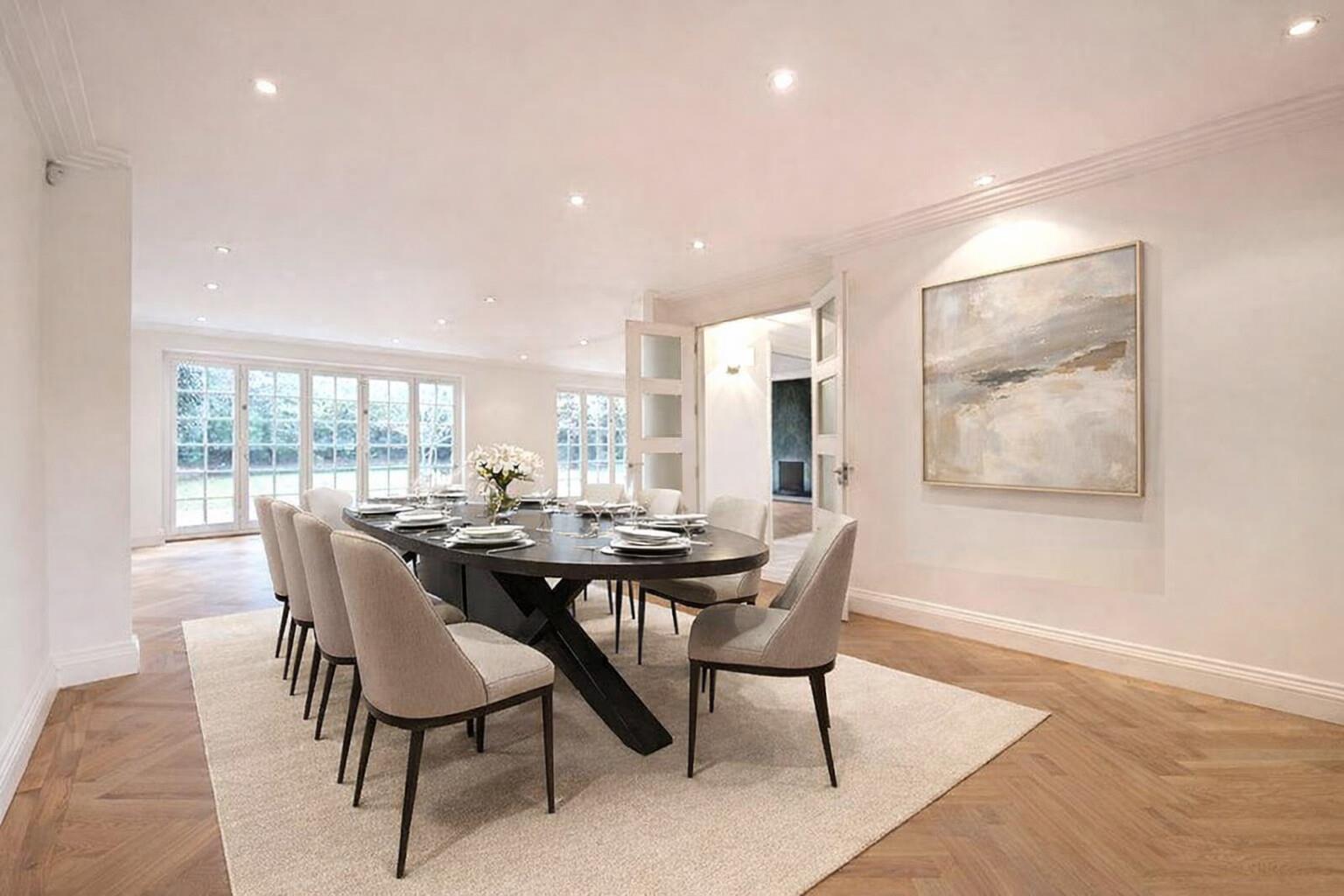 House Winnington Close in Greater London