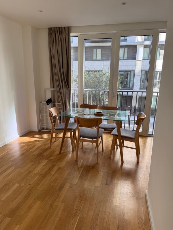 Room Napa Close in Greater London