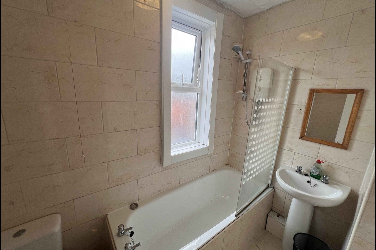 Flat Walmsley Road in Leeds
