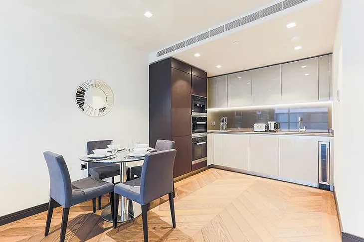 Flat Duchess Walk in Greater London