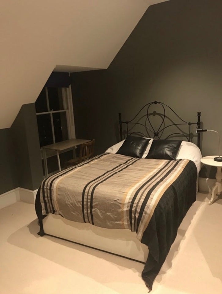Room North Bank in Mid Sussex