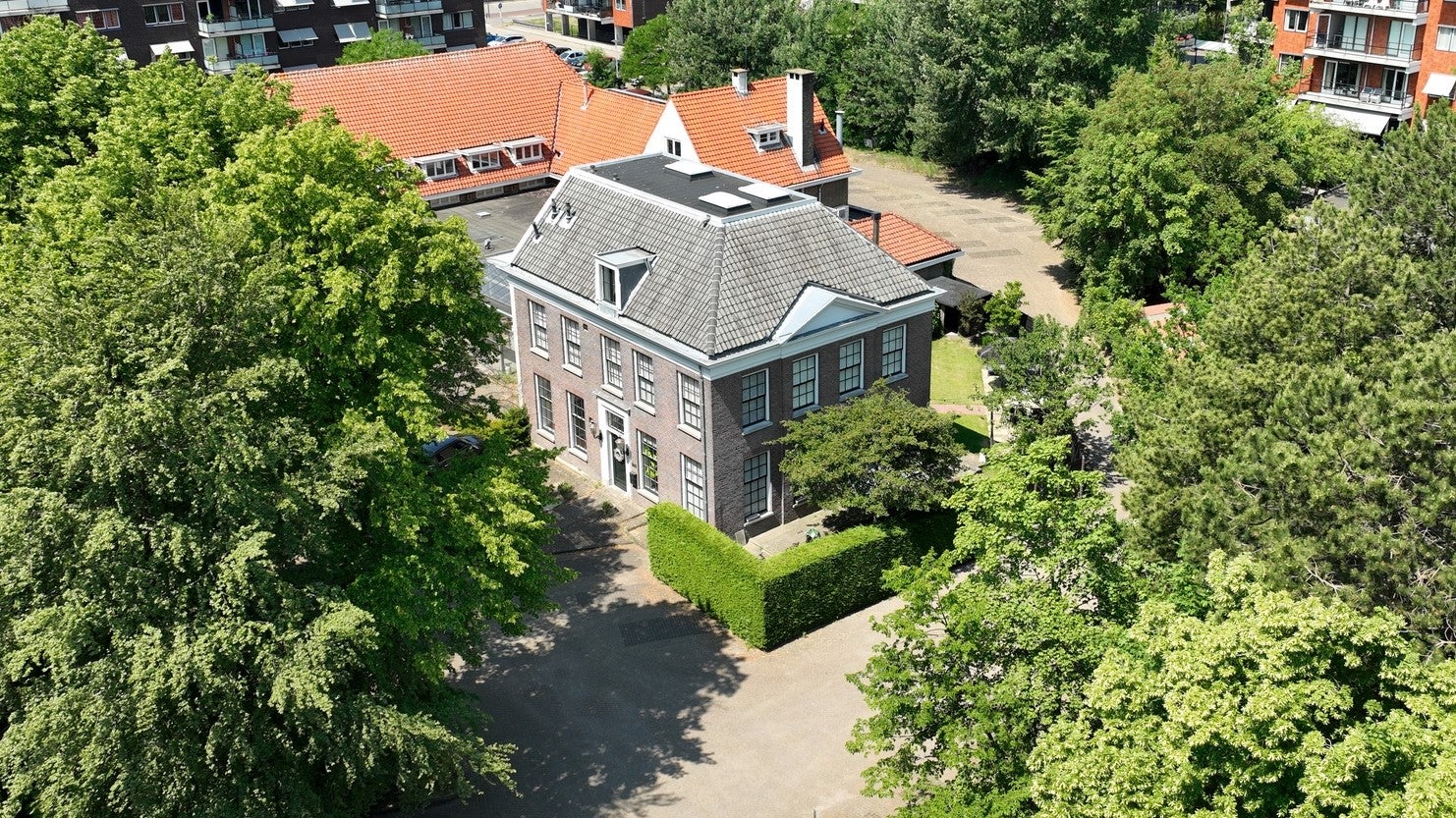 Huis Rhijngeesterstraatweg 45 in Oegstgeest