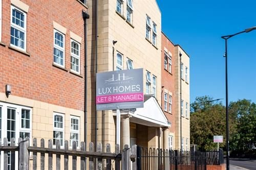 Flat Billet Lane in Greater London