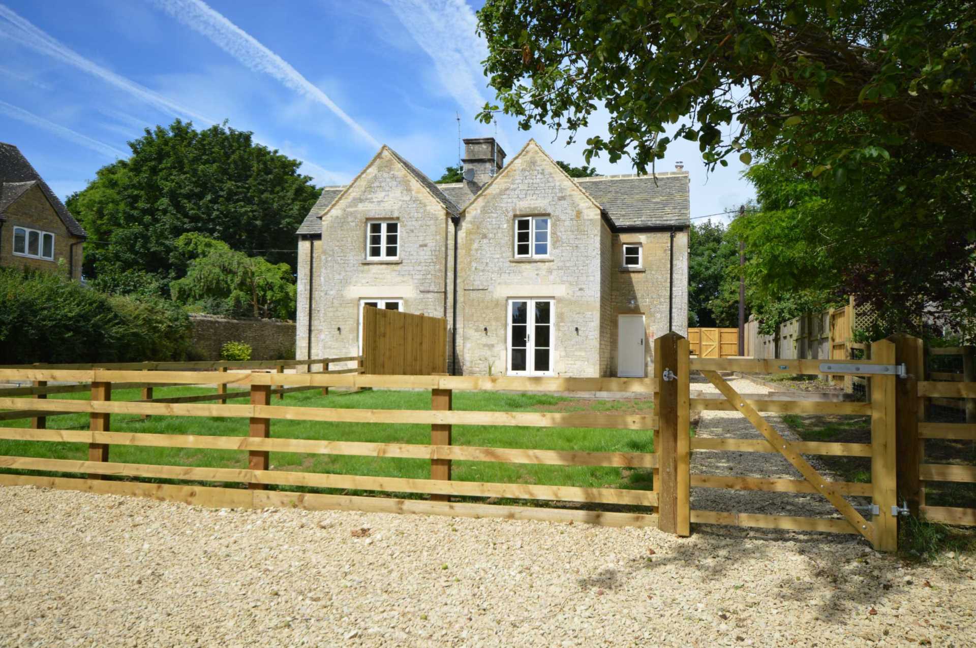 House Farmington Road in Cotswold District