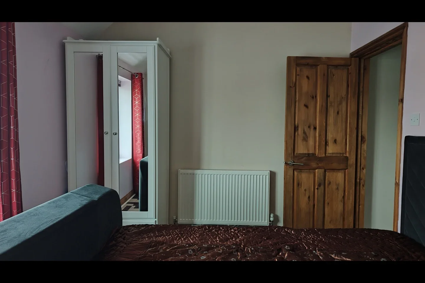 Room Becontree Avenue in Greater London