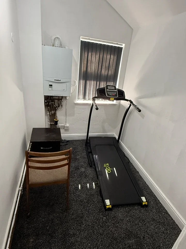 Room Charles Road in Birmingham