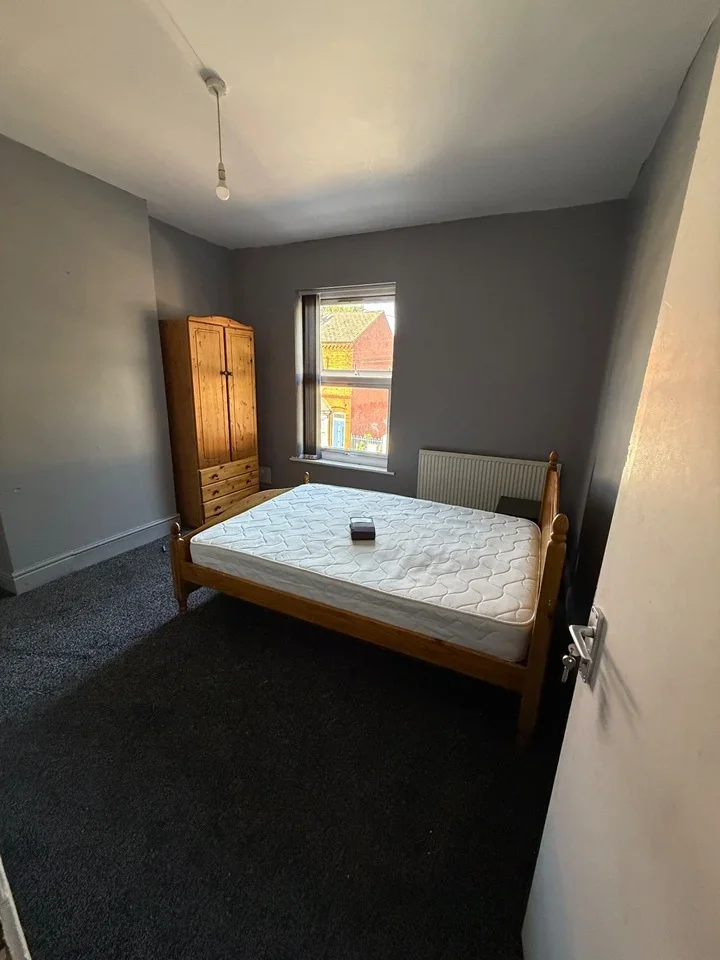 Room Charles Road in Birmingham