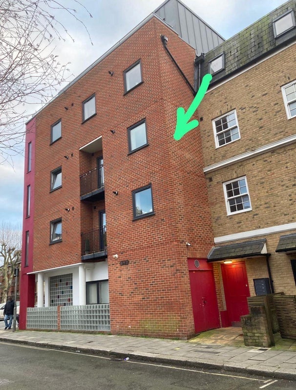 Flat Crescent Lane in Greater London